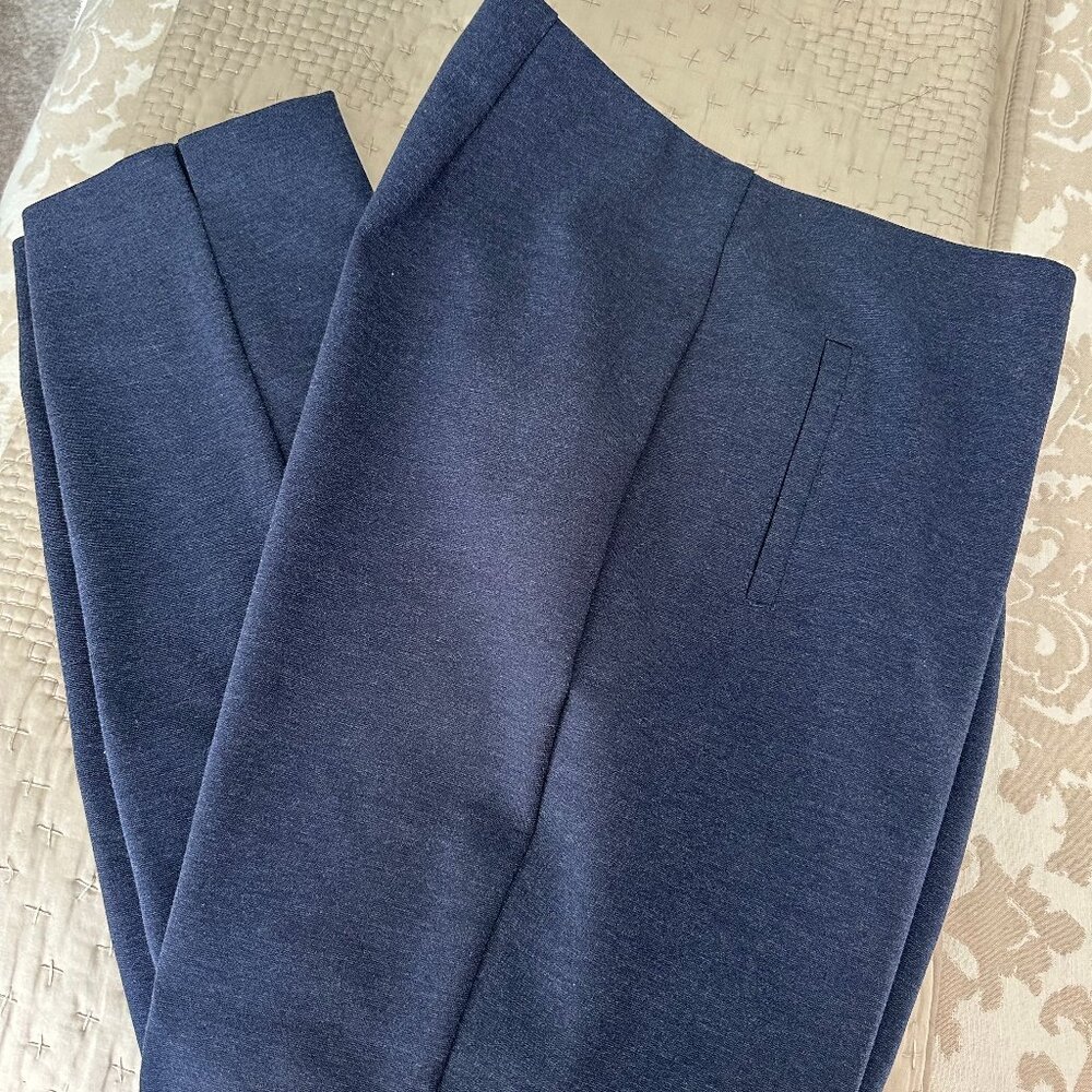 Chico Ankle Ponte Pants in Navy